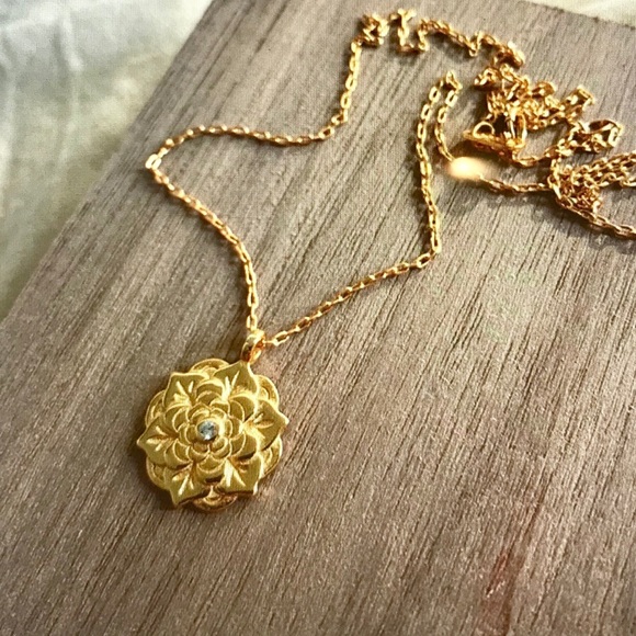 ✨The Golden Lotus Necklace✨ - Picture 10 of 10